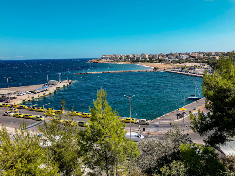 Φωτογραφία αρχείου του λιμανιού της Ραφήνας — δεν απεικονίζει το γήπεδο, τους αγώνες μπάσκετ ή τη δράση επαγγελματικού προσανατολισμού.