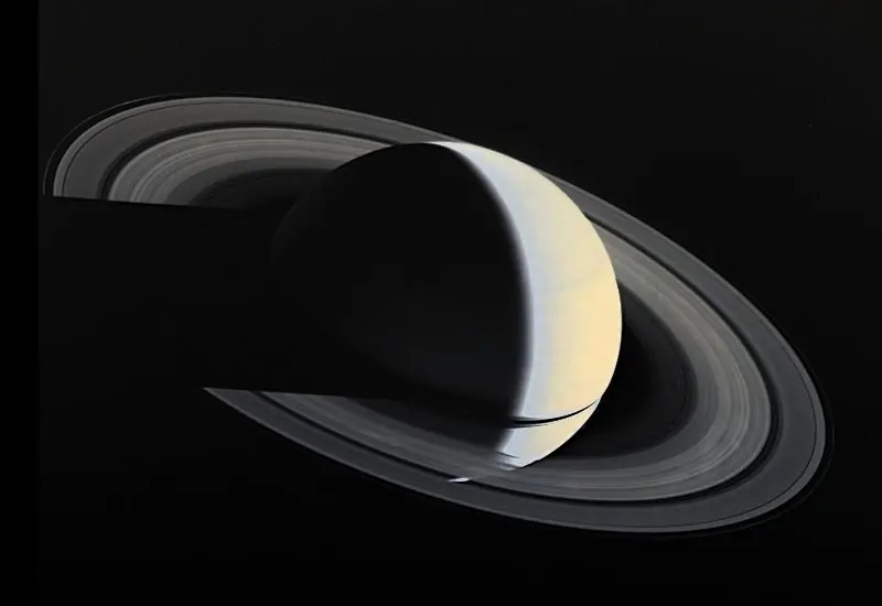 Κρόνος και δακτύλιοι από το Voyager 1, φωτογραφία αρχείου 16 Νοεμβρίου 1980· όχι η όψη από τη Γη.